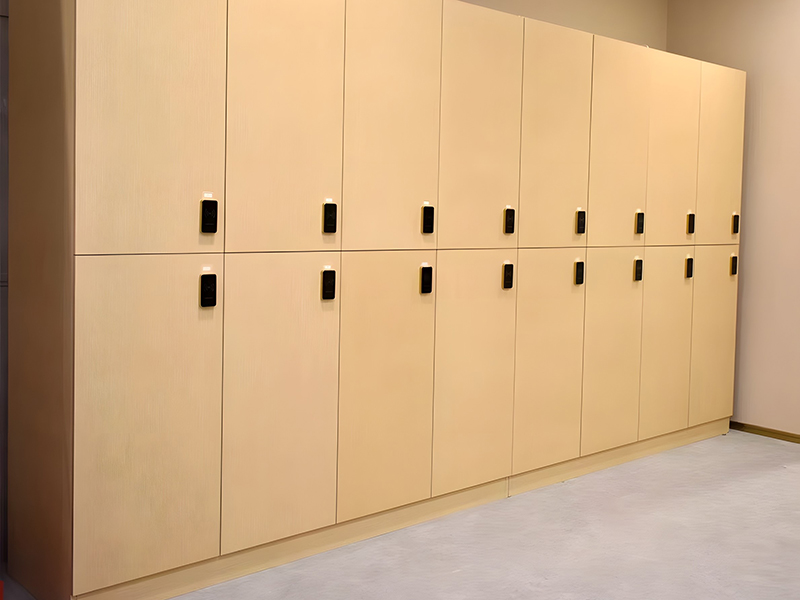 Locker-1